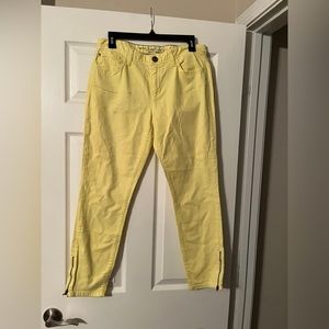 🐠Tommy Hilfiger Skinny Ankle Crop. Women’s Pants. Yellow. Size 6.